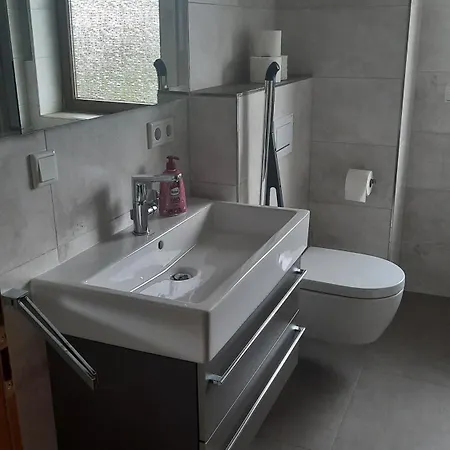 Dachgeschosswohnung In Апартаменты Кюнцелль