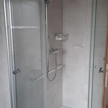 Апартаменты Dachgeschosswohnung In *